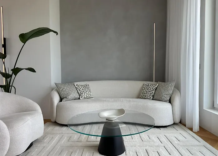 Seafront Apartament *